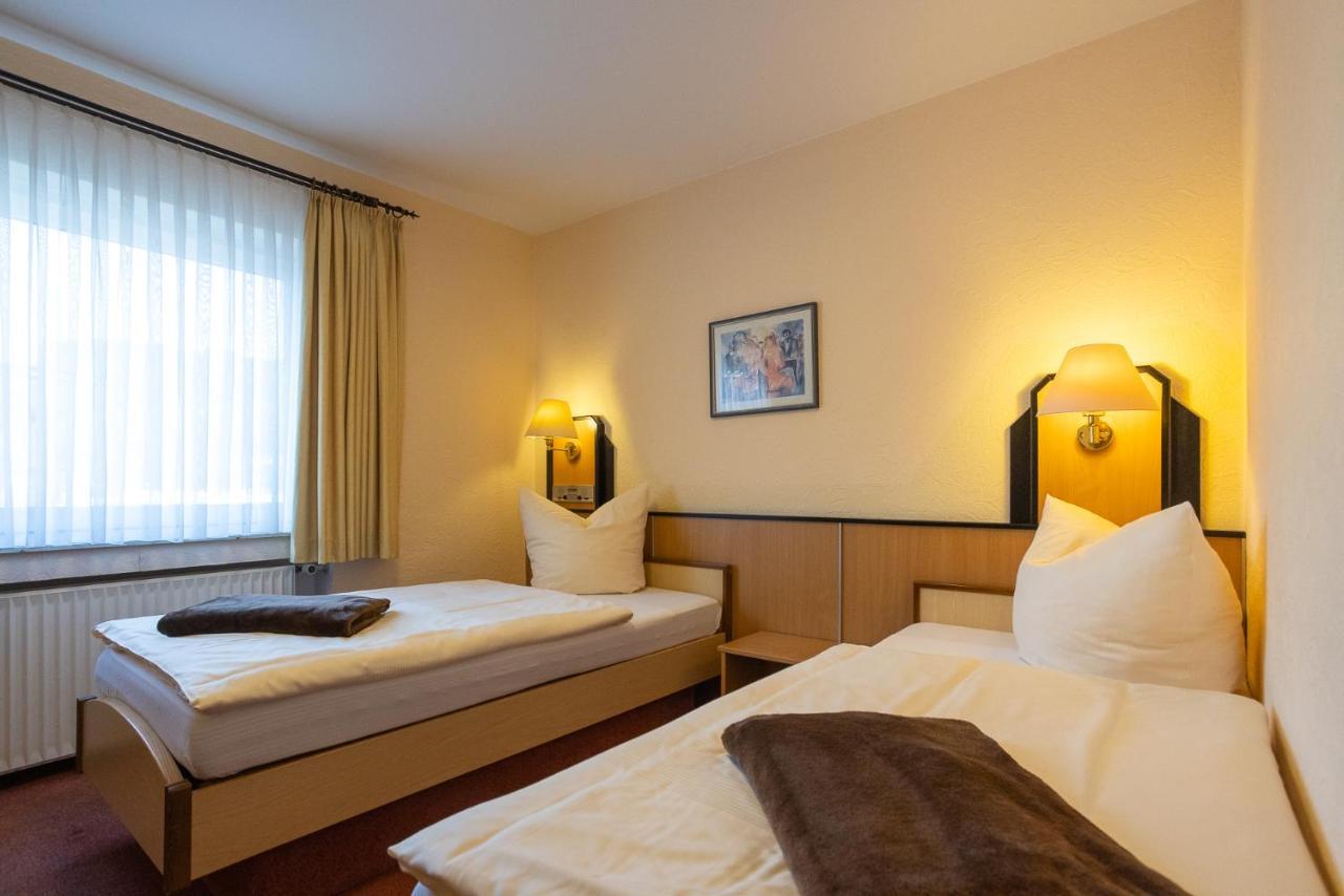Stadt-Gut-Hotel Siegboot 지겐 외부 사진