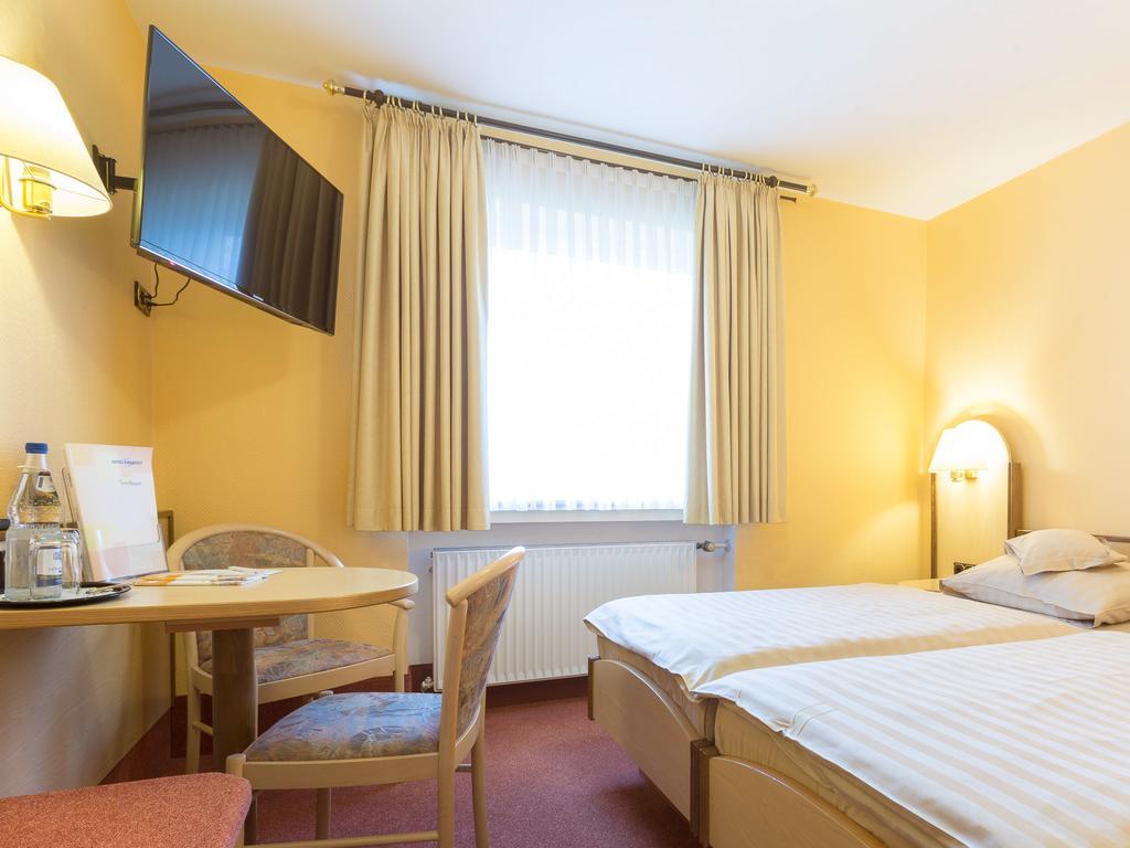 Stadt-Gut-Hotel Siegboot 지겐 외부 사진