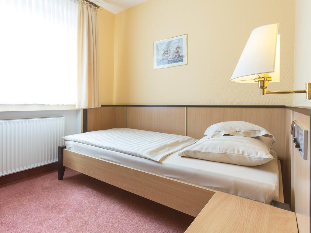 Stadt-Gut-Hotel Siegboot 지겐 외부 사진