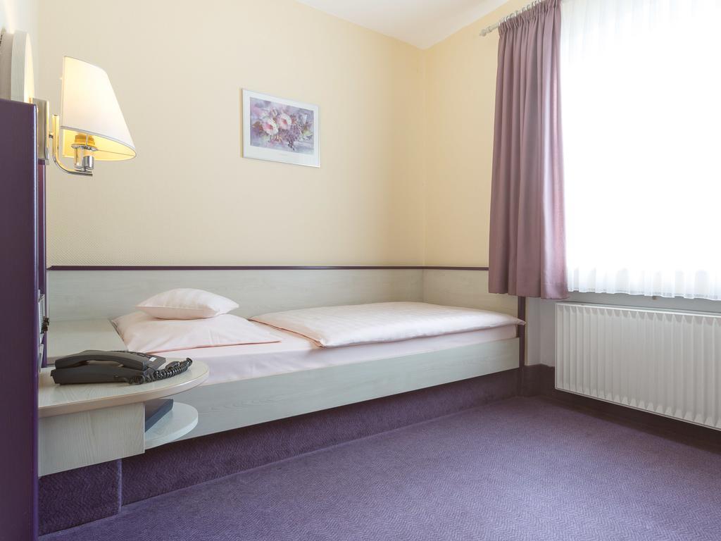 Stadt-Gut-Hotel Siegboot 지겐 외부 사진